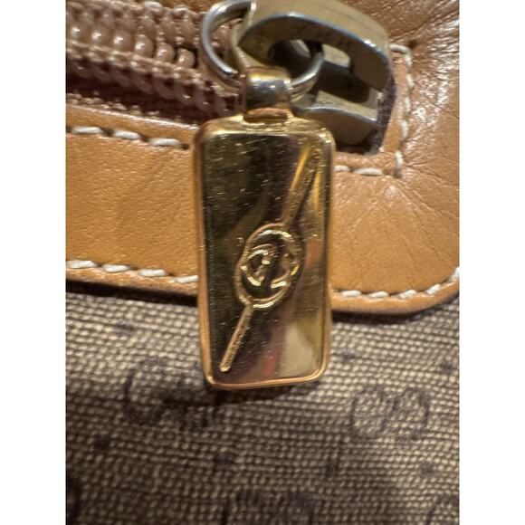 Vintage Gucci Micro GG Supreme Shoulder Bag In Tan - Picture 10 of 16
